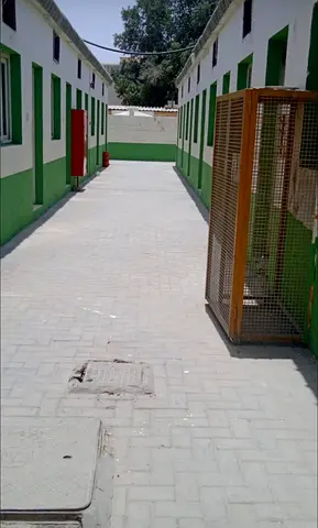 **سكن عمال متوفر** **نظيف • واسع • مريح** ✅ غرف كبيرة وواسعة ❄️ جميع الغرف مكيفة 💧 الماء والكهرباء مجانًا 🚌 مواقف مجانية للحافلات