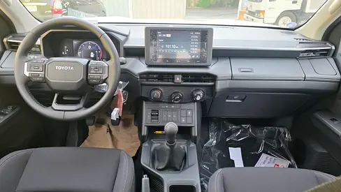 2026 Toyota HILUX 照片 14