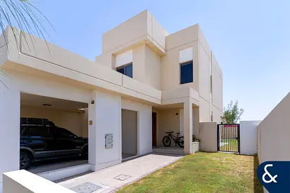 Open Plan Living | Park Backing | Tenanted