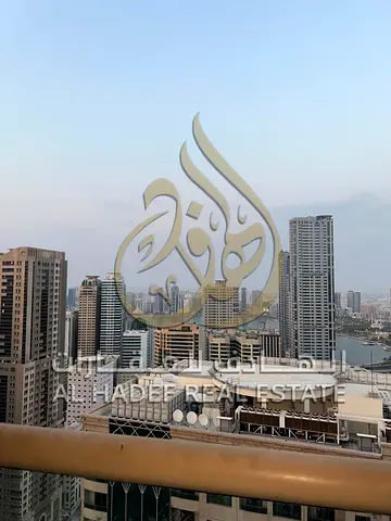 في اجمل مباني الخان يوجد شقه غرفتين ماستر وصاله باطلاله مفتوحه مع باركن وتكييف مجاني وجيم ومسبح