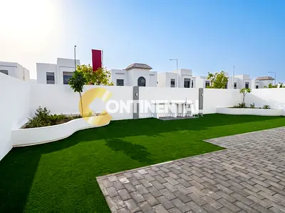Mesmerizing 4br | Elevated Quality | Single Row