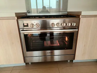 Bosch Series 8 90 cm Dual Fuel Cooker – Gas Hob Electric Oven Latest Dual Fual