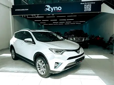 Massive Price Drop!!! // AED 2,600 // 20%DP // 2016 Toyota Rav 4 VXR 2.5L V4