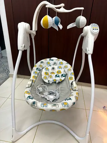 Graco Electric Baby Swing with Cushioned Seat - Very Good Condition