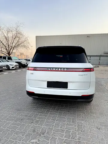 صورة 3 لـ 2025 LYNK & CO 900