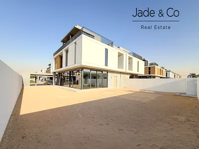 Community Expert | Corner Unit | Biggest Plot