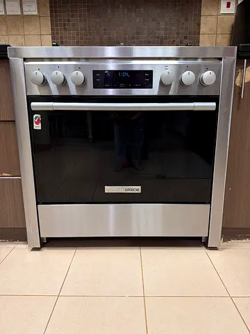 Technogas Superiore - 5 Burner Gas Cooker Good Condition