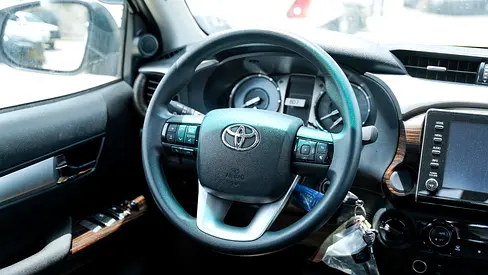 2026 Toyota HILUX — миниатюра 12