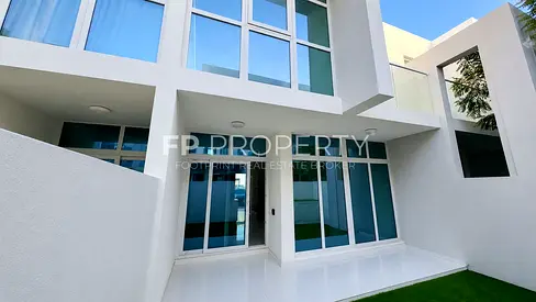 Lovely 3 Bedroom | Middle unit | Back to Back