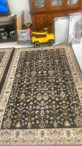 Large Classic black and beige Persian-style rug - good condition 2 carpets for 230 aed