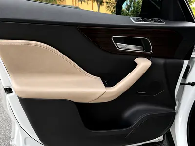 صورة مصغرة 14 لـ 2018 Jaguar F-PACE