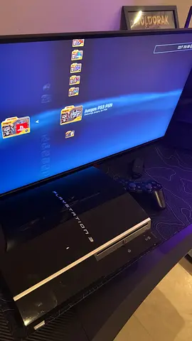 PS3 FAT JAILBROKEN + 2 CONTROLLERS