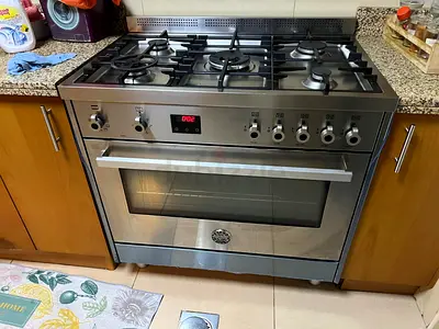 BERTAZZONI 5 Burner Top gas oven electric cooking range size 90cm