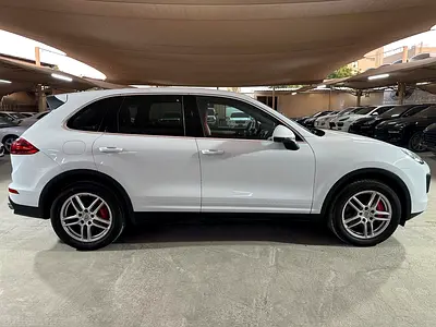 2016 Porsche CAYENNE — миниатюра 6