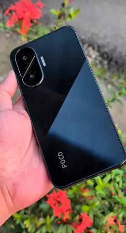 Foco f7  12 +8 // 512 use phone 5 month ranning