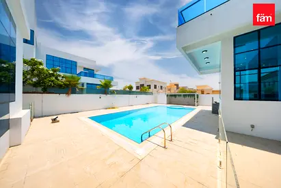 Suburban villa for family, easy access to the city