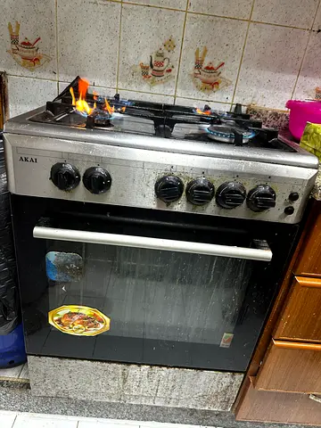 Akai 4 burner stove
