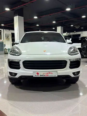 2016 Porsche CAYENNE 缩略图 3