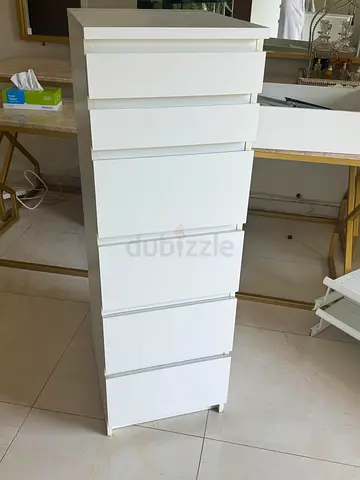 Slim white 6-drawer tall chest / dresser - good condition