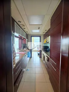 SPACIOUS 1 BR / HIGH FLOOR/ 2 MINS WALK TO DUBAI MALL / ALL AMENITIES AVAILABLE