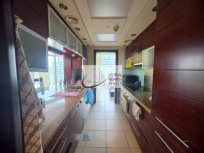 SPACIOUS 1 BR / HIGH FLOOR/ 2 MINS WALK TO DUBAI MALL / ALL AMENITIES AVAILABLE