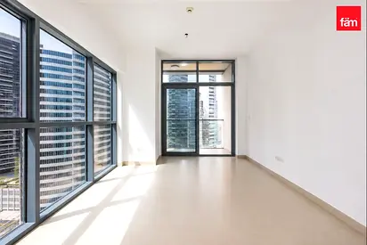 CORNER UNIT | UNFURNISHED | VACANT