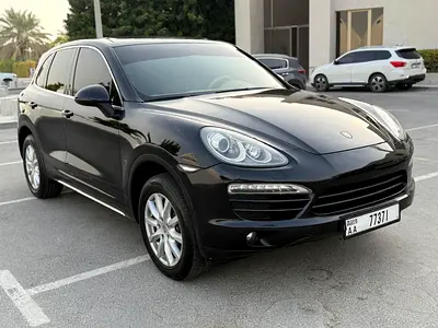 For sale Porsche Cayenne 2014 model full option gcc