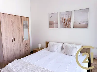 Studio Plus | Downtown Skyline View | Balcony