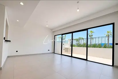 Spacious 4BR | Single Row | Central Hub Facing