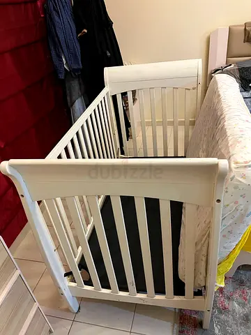 Bed for kids 1-5 It can be closed from all sides.