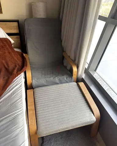 Ikea arm chair w/ leg rest (Read the description)