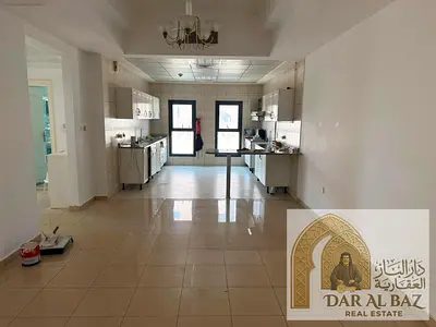 شقه غرفتين وصاله للايجار السنوي بالمجاز3 غرفتين 2حمام تكيف مركزي مجاني 2صاله مطبخ امريكي خزائن بالحائط