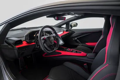 صورة 7 لـ 2024 Lamborghini REVUELTO