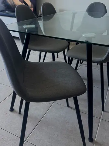 Home Centre Wilma 6-Seater Glass Dining Set – AED500 Aed Negotiable)