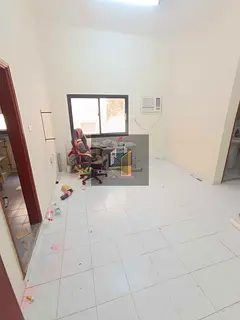 CLOSE KITCHEN//KACHA PARKING