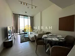 12 cheques-Pool View-Best Amenities