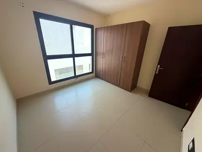 أجمل شقة 3 غرف وصالة مع روف خاص في الجرف 2 – موقع مميز على الشارع الرئيسي بسعر رائع