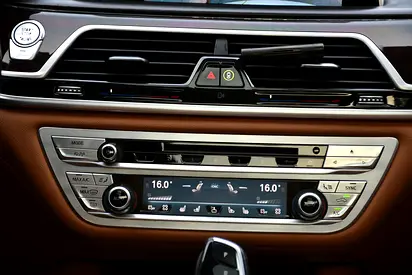 2016 BMW 7-SERIES 缩略图 9