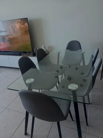 Home Centre Wilma 6-Seater Glass Dining Set – Negotiable)