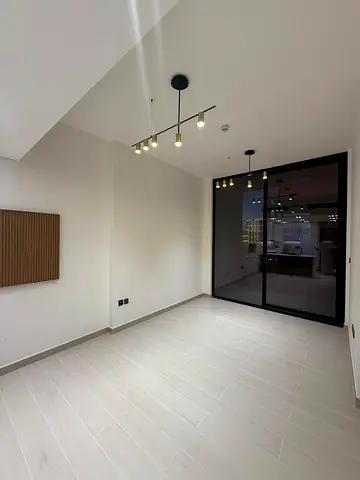 Semi-Furnished 1BR | Vacant | City & Garden View