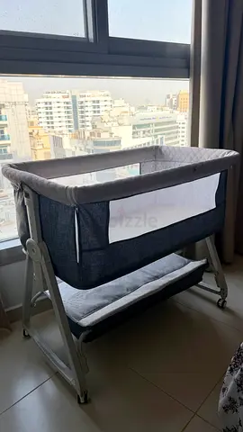 Baby bedside crib