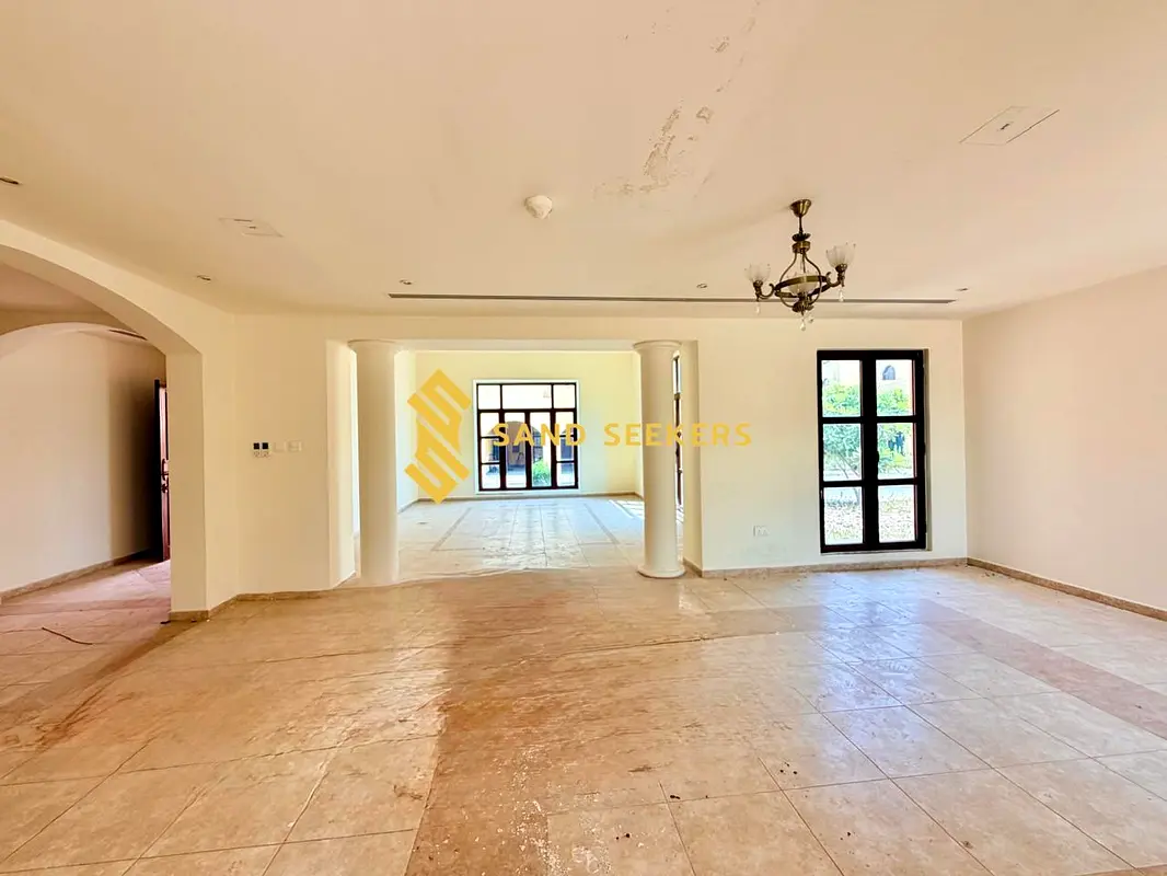 Spacious 4BR Villa | Big Garden | 4 Payments