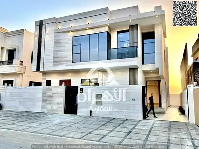 فيلا فاخرة مكونة من 5 غرف موزعة على طابقين وروف، تقع في موقع متميز قريب من جميع الخدمات. ملكية حرة مدى الحياة بدون