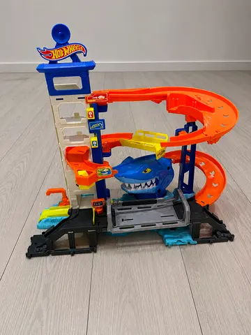 Hot Wheels Shark escape - Used, Good Condition