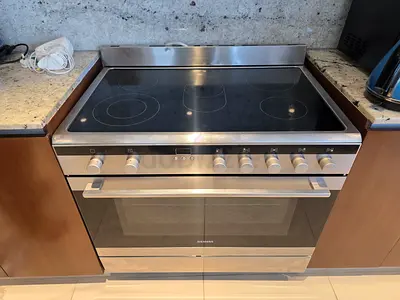 Siemens Latest Model 5Cermaic Hubs Electric Cooker 90x60cm