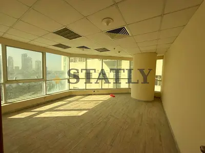 Chiller Free | Spacious Office | w Pantry | City View