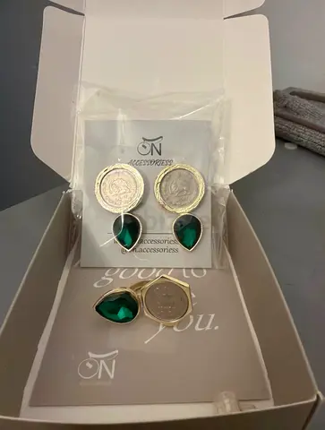 Set of vintage coin cufflinks and matching emerald-green stone studs (new in box)