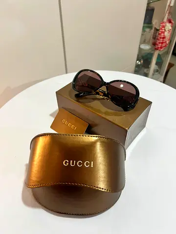 Gucci oversized womens sunglasses with case