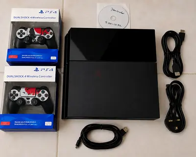 PS4 Fat Jailbreak 1Tb +2 Black controllers + 18 Games