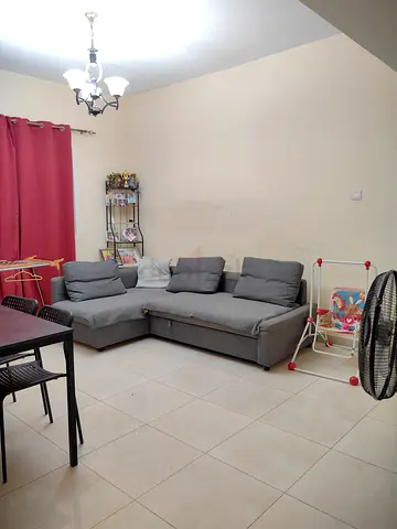 One bedroom hall would like to share with 1 or 2 people